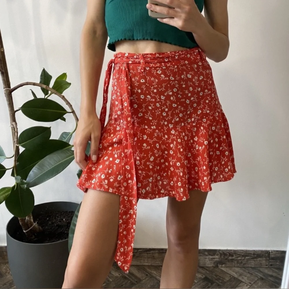 Zara Belted Mini Skort Red Floral Skater Skirt size medium
